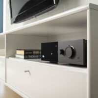 Clic 240 + Lyngdorf TDAI 1120 + CS-1 HiFi-Meubel